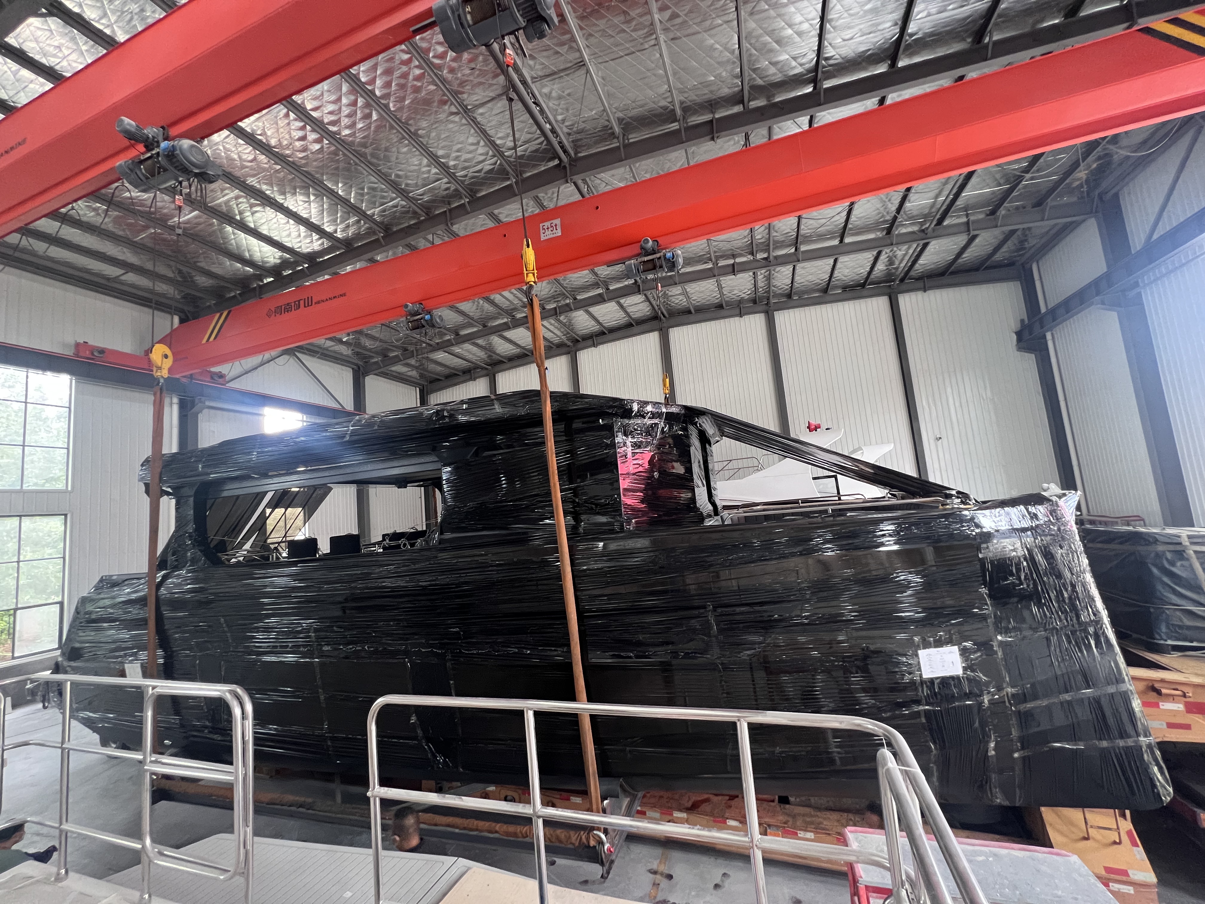 Эхний хуульч ® 1360 намын үдэшлэг Катамаран Малайзад хүргэж, хоёр дахь нь барьж байв.