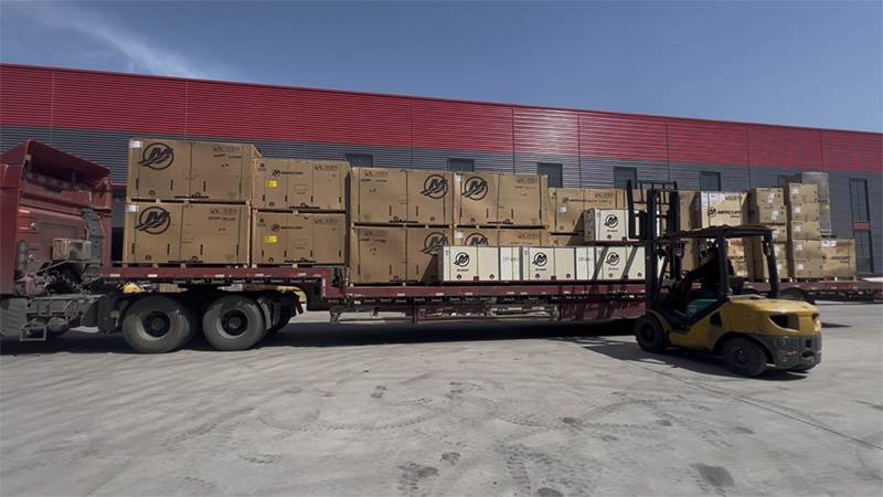 Импортын мөнгөн эдлэлийн хоёр ачааны машинууд нь Лоурада® компанид ирлээ!